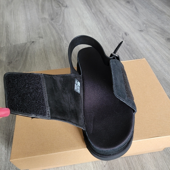 UGG Goldenstar Hi Slingback Sandal - Picture 4 of 12